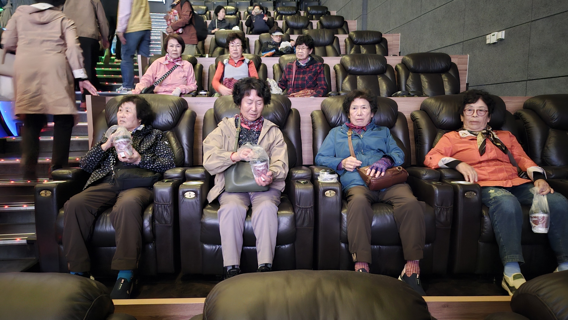 b2d7d6c12a1a44b346301f1103928165_1761614765_9973.jpg b2d7d6c12a1a44b346301f1103928165_1761614765_9973.jpg